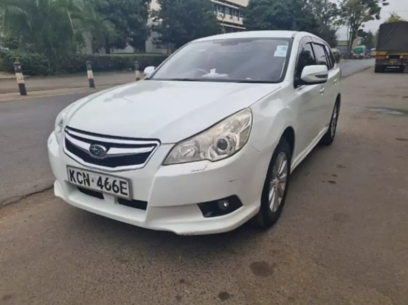 Subaru Legacy   - 2010