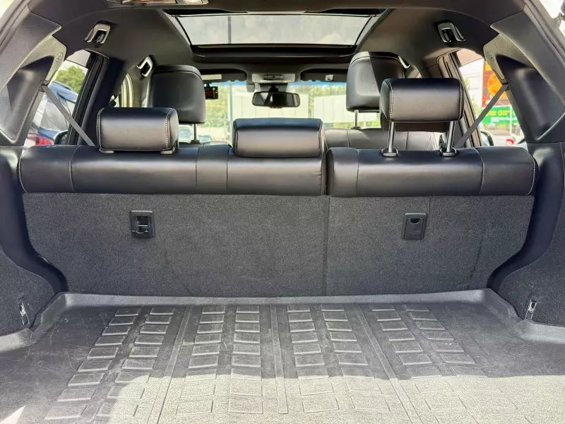 Toyota Harrier   - 2019