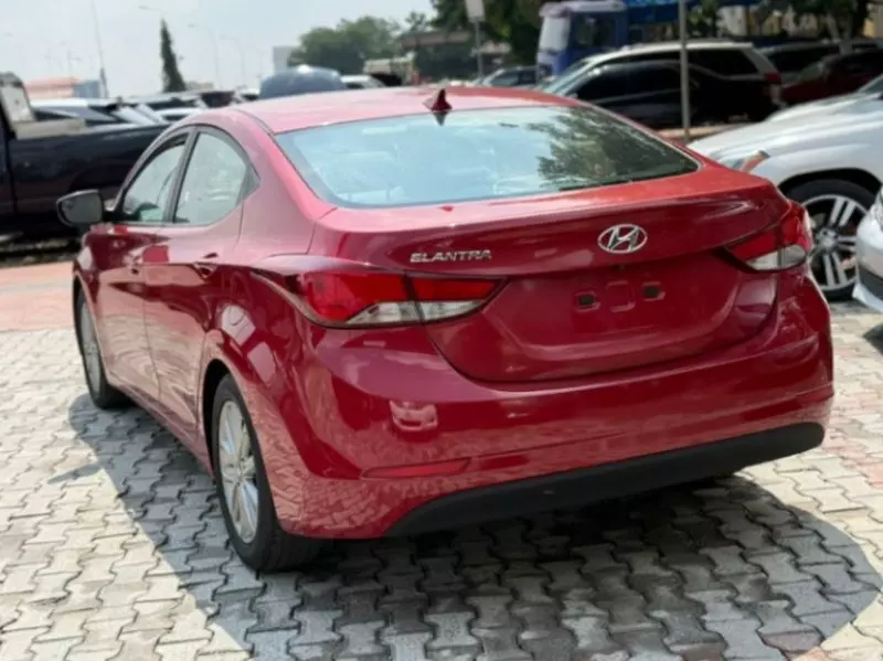 Hyundai Elantra - 2014