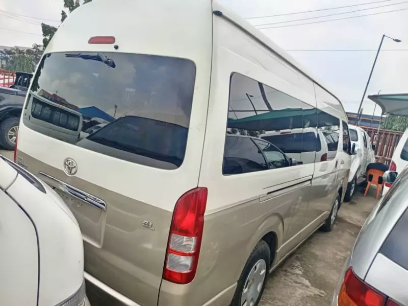 Toyota Hiace   - 2018