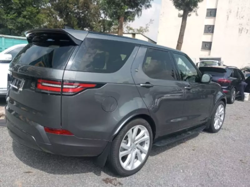 Land Rover Discovery   - 2017