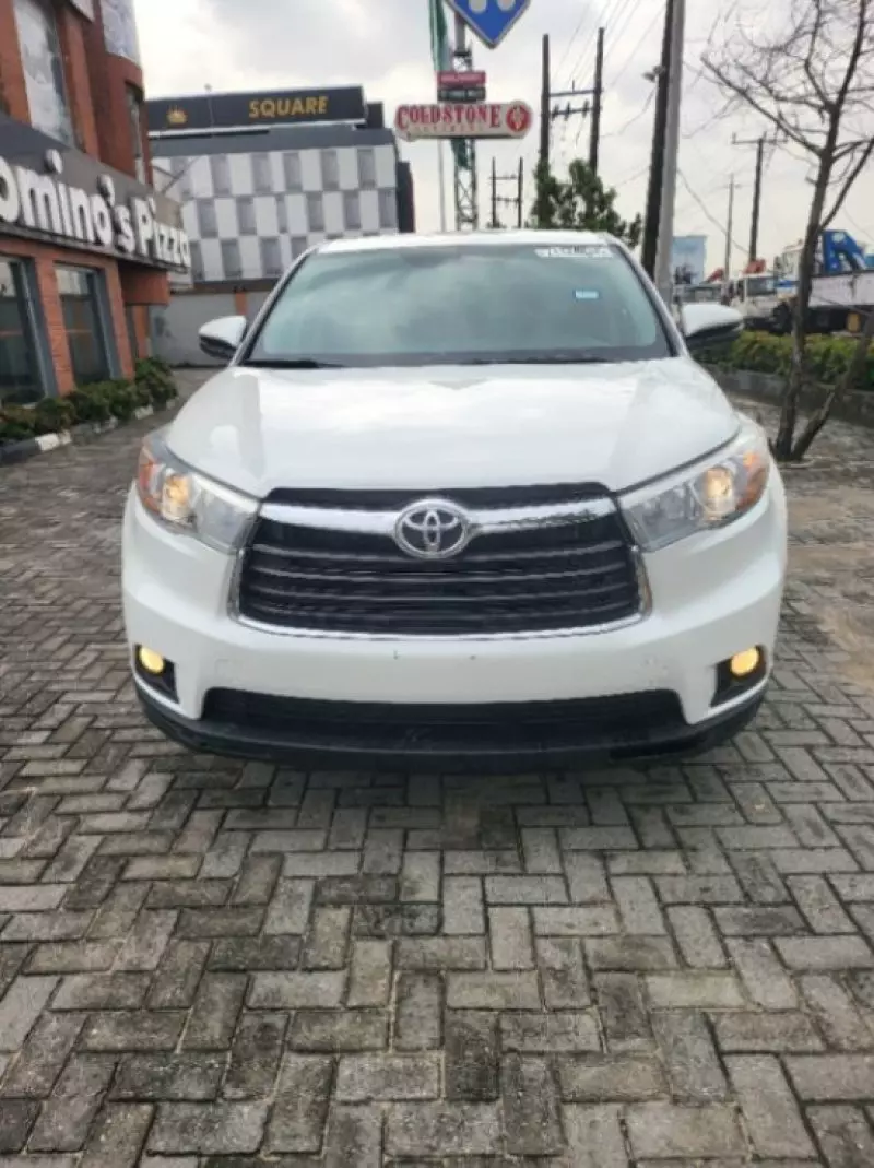 Toyota Highlander   - 2014