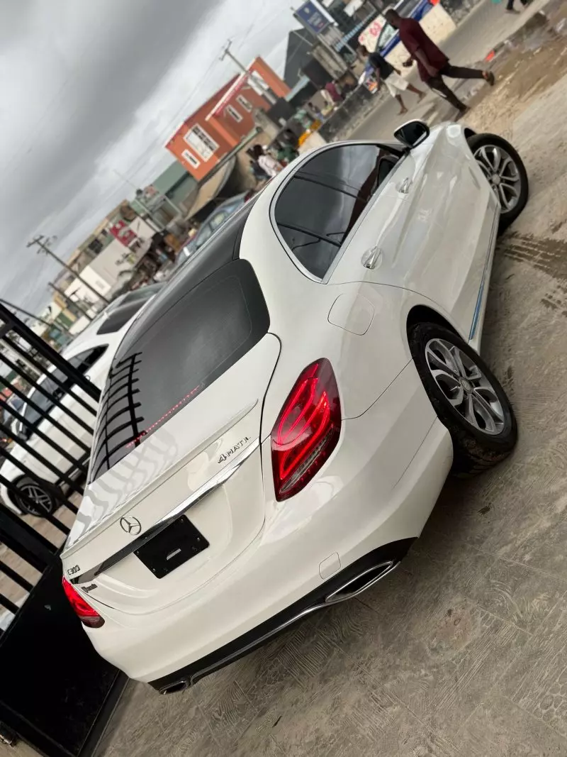 Mercedes-Benz C 300   - 2016