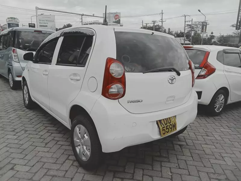 Toyota Passo   - 2014
