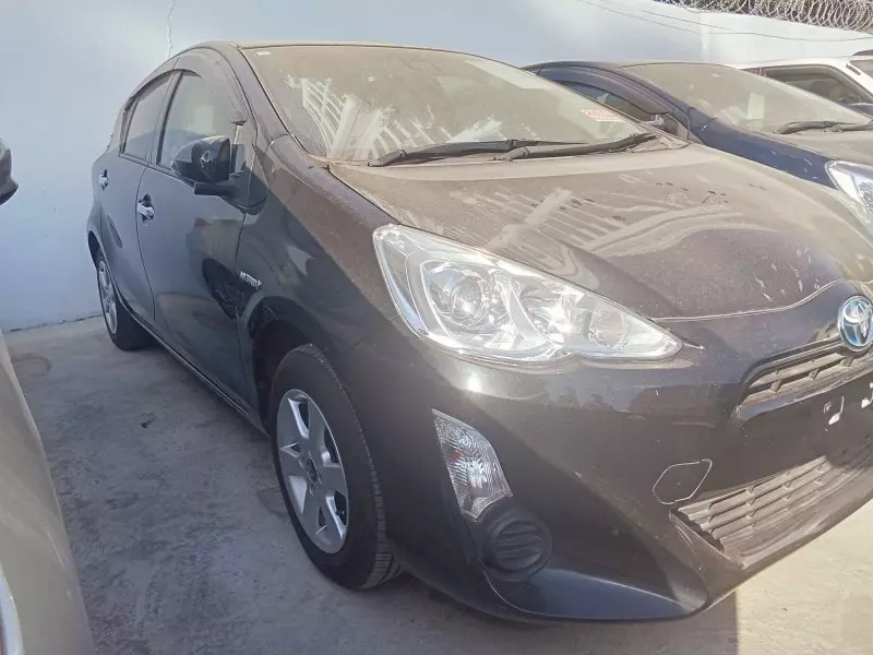 Toyota Aqua Hybrid   - 2017