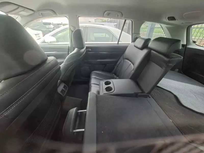 Subaru Outback   - 2015