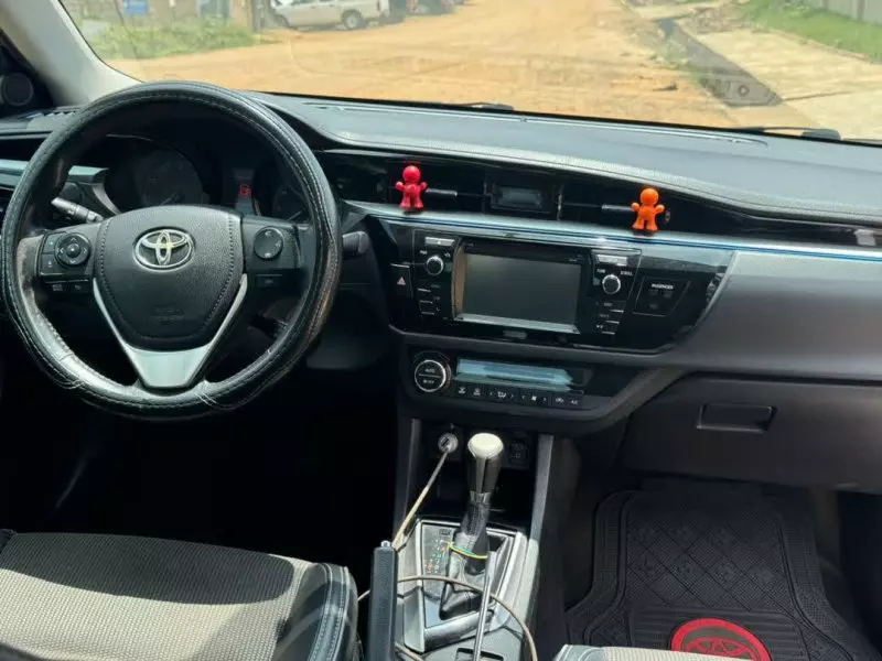 Toyota Corolla   - 2014