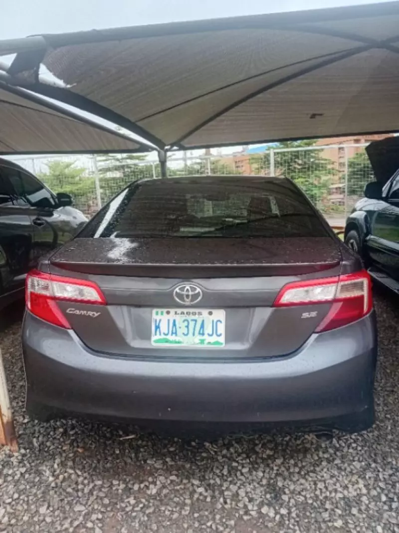 Toyota Camry   - 2014