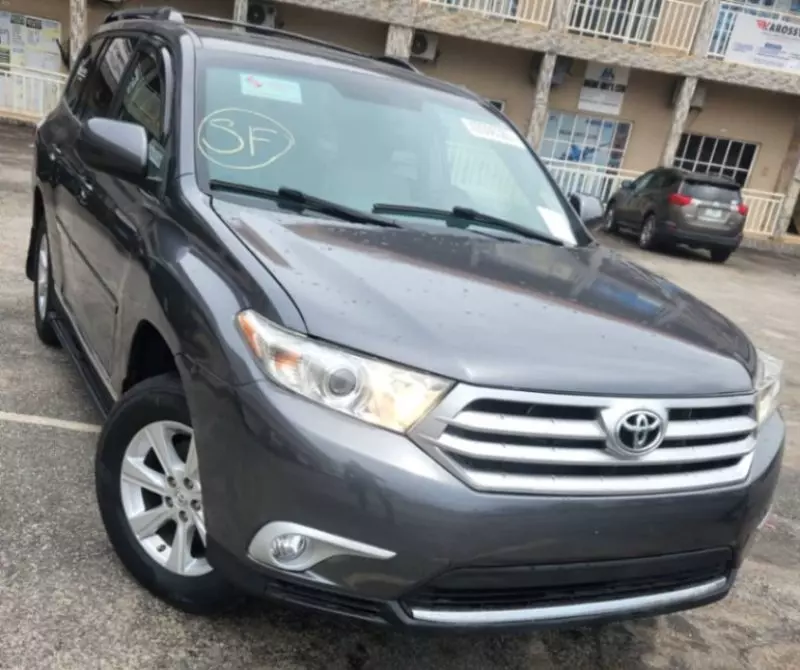 Toyota Highlander   - 2012