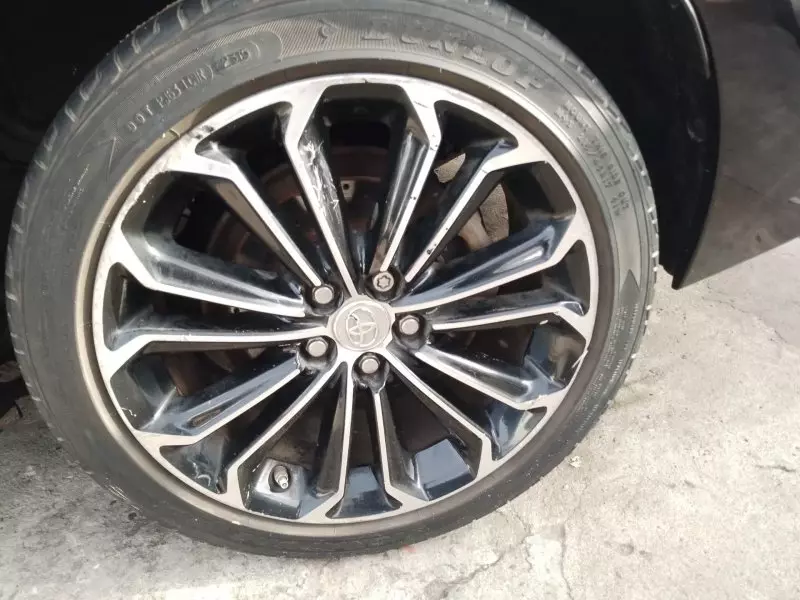 Toyota Corolla   - 2014