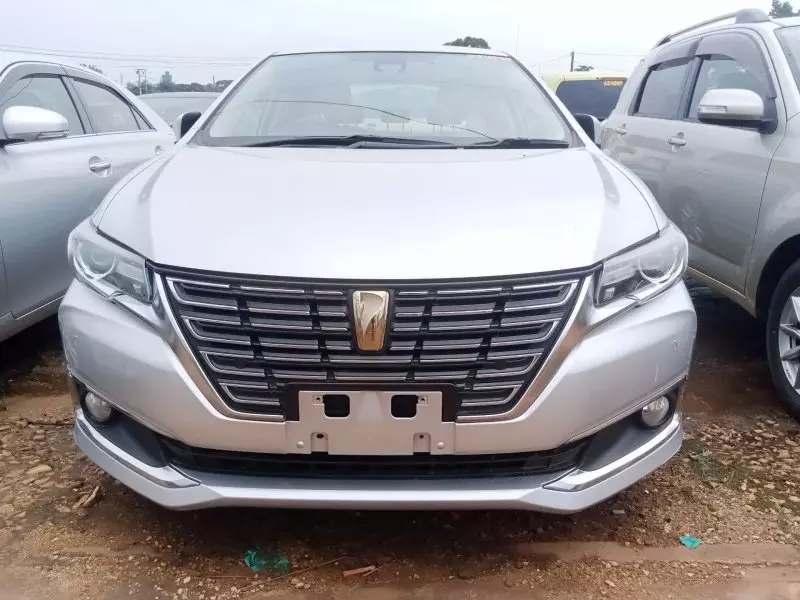 Toyota Premio    - 2016