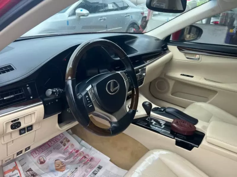Lexus ES 350   - 2014