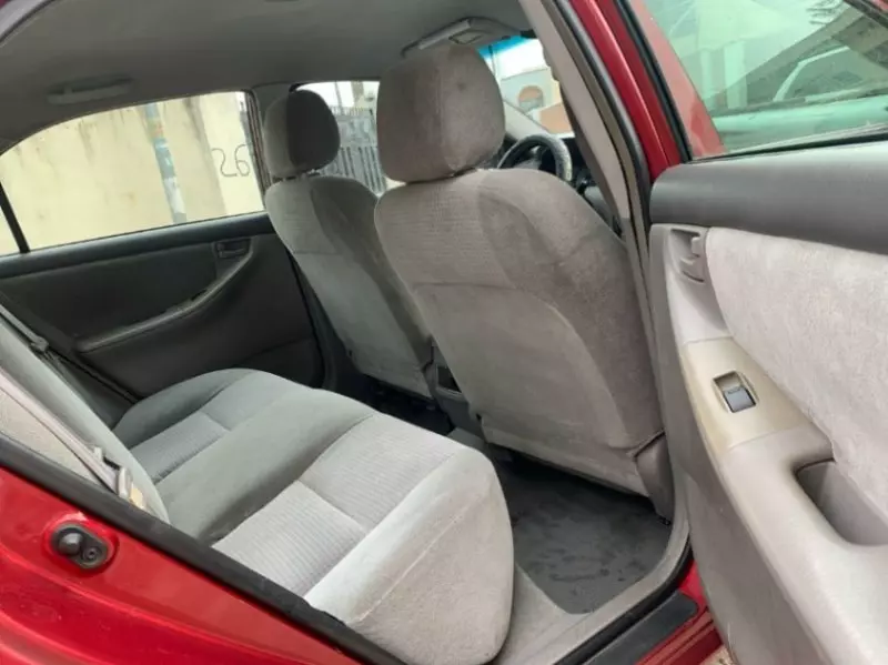 Toyota Camry   - 2011