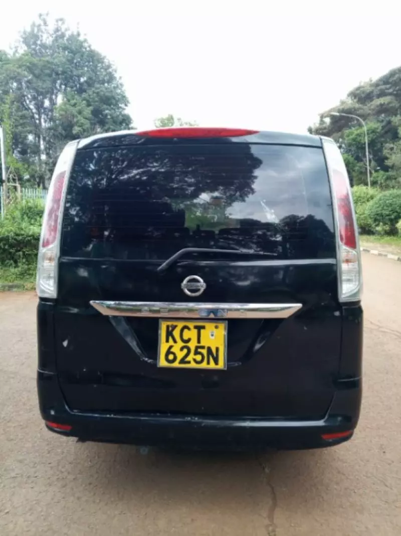 Nissan Serena   - 2016