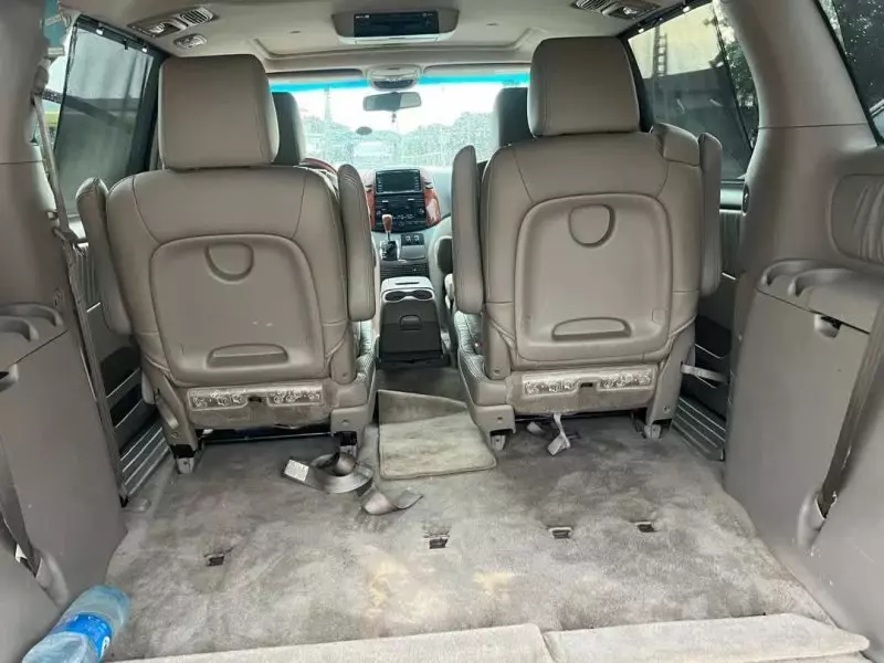 Toyota Sienna   - 2010