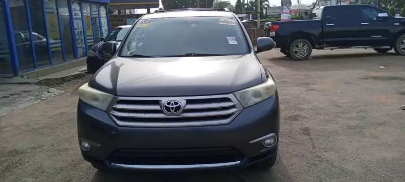 Toyota Highlander   - 2013