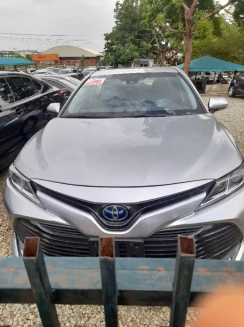 Toyota Camry   - 2018