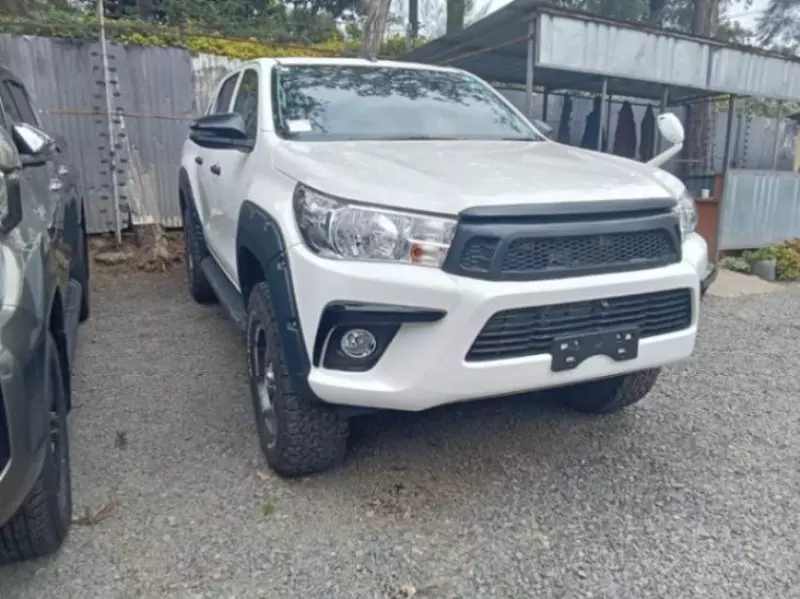 Toyota Hilux   - 2019
