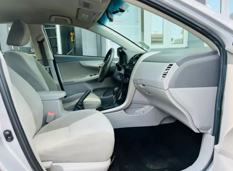 Toyota corolla   - 2010