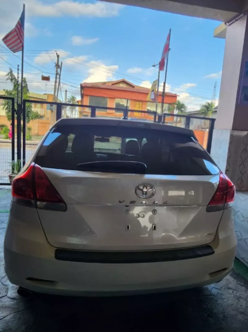 Toyota Venza   - 2011