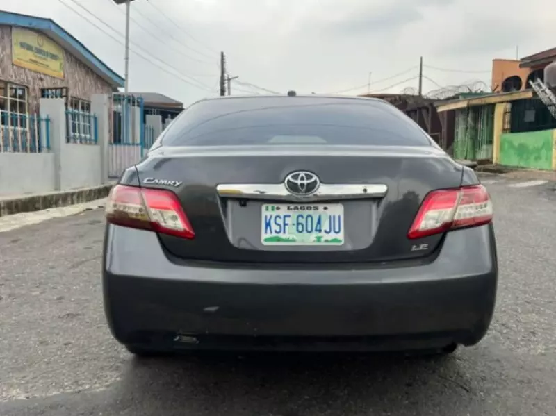 Toyota Camry   - 2010