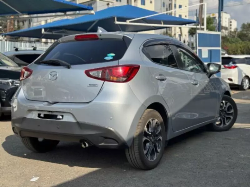 Toyota Vitz   - 2018