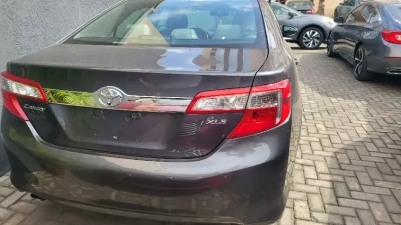 Toyota Camry - 2012