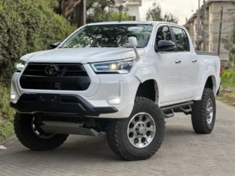 Toyota Hilux   - 2018