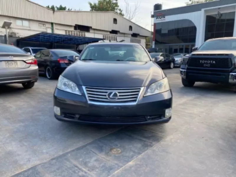Lexus ES 350   - 2010