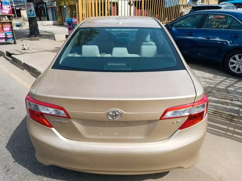 Toyota Camry   - 2012