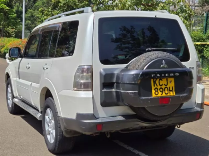 Mitsubishi Pajero   - 2009