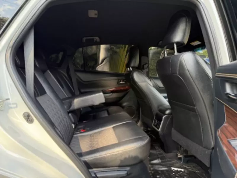 Toyota Harrier   - 2015