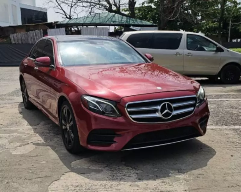 Mercedes-Benz E 300   - 2017