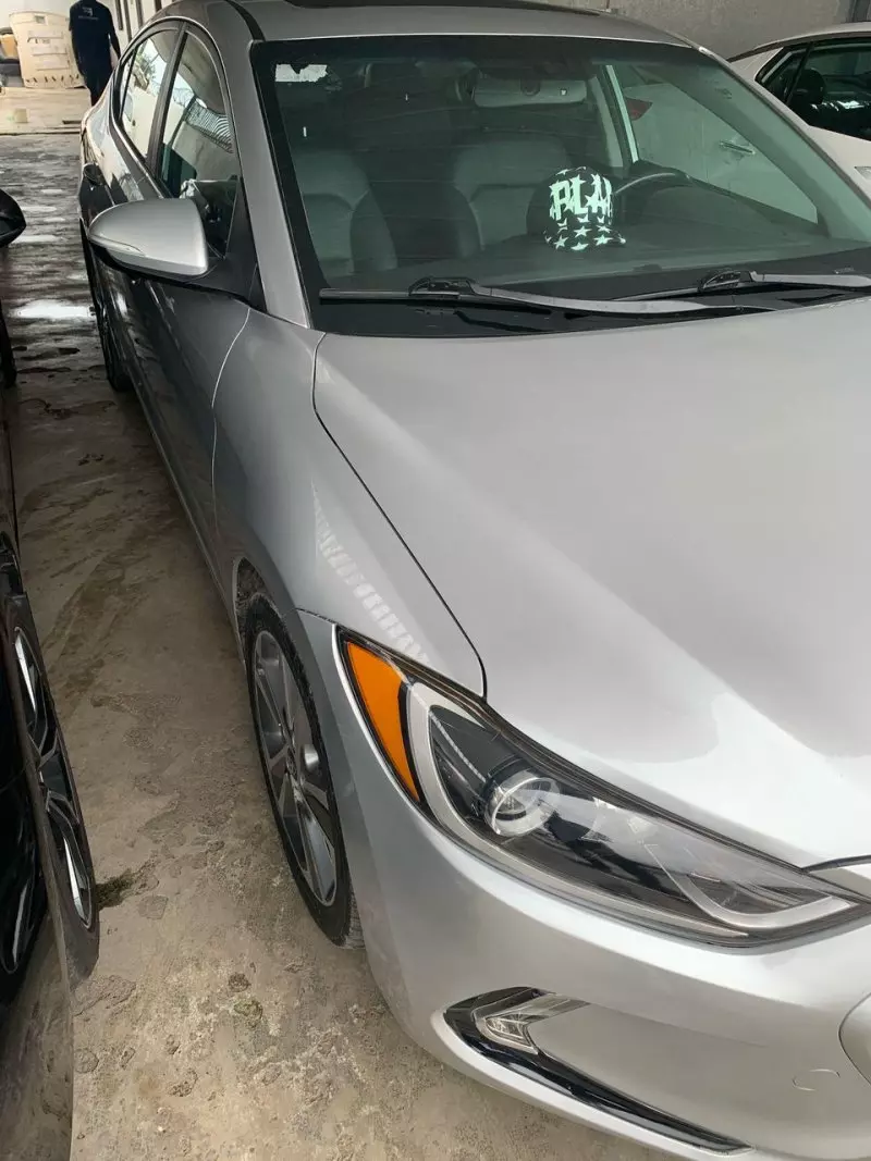 Hyundai Elantra   - 2018