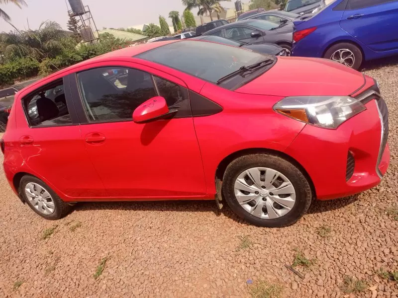 Toyota Yaris   - 2015