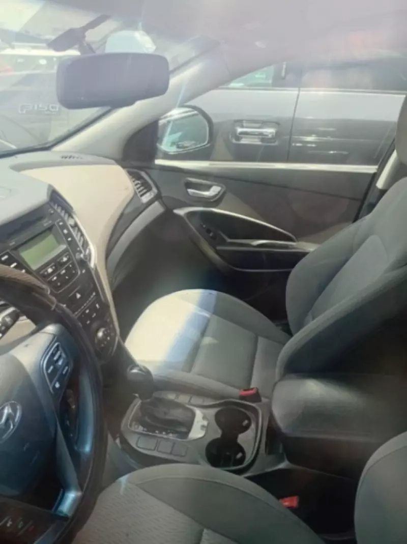 Hyundai Santa Fe   - 2013