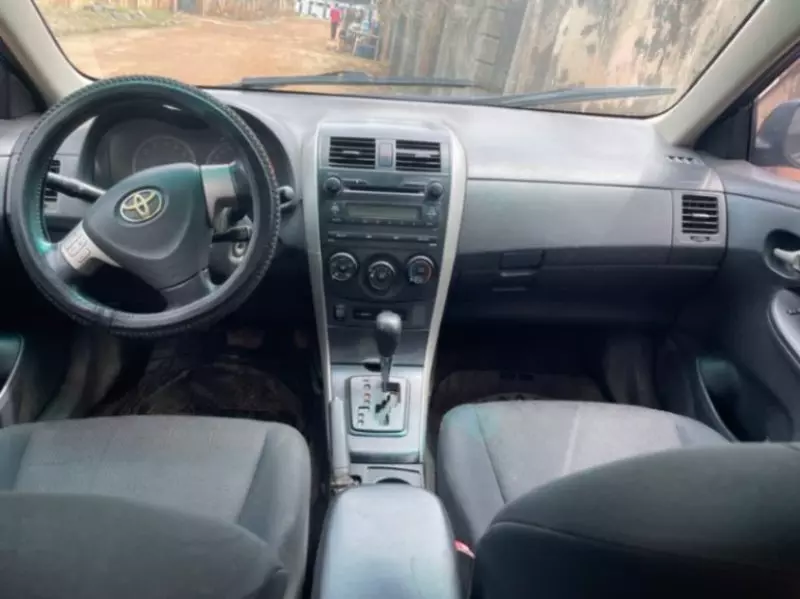 Toyota Corolla   - 2009
