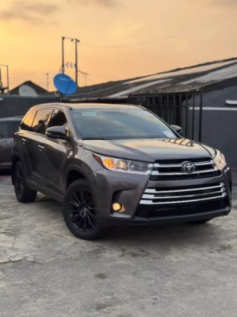 Toyota Highlander   - 2019