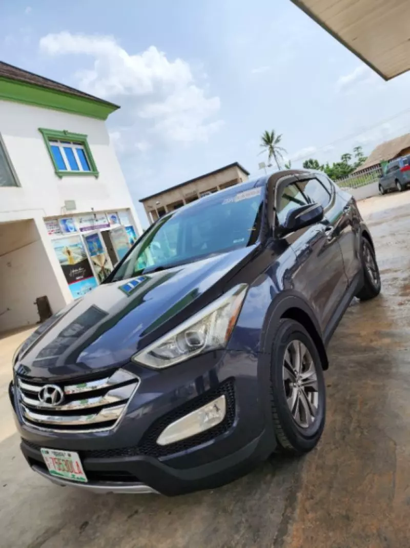 Hyundai Santa Fe   - 2013