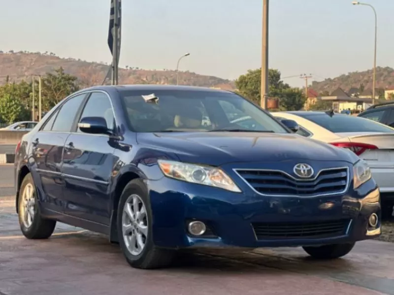 Toyota Camry - 2011