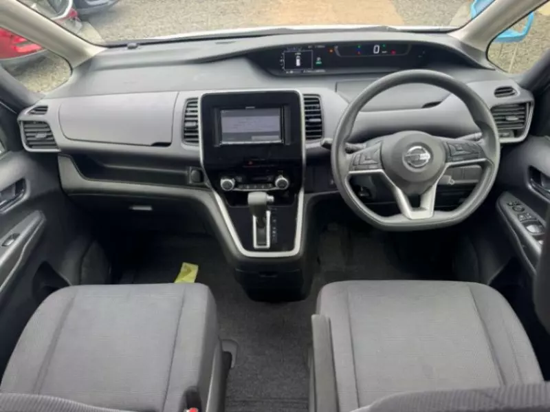 Nissan Serena Hybrid    - 2018