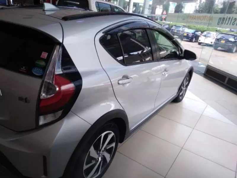 Toyota Aqua Hybrid   - 2017