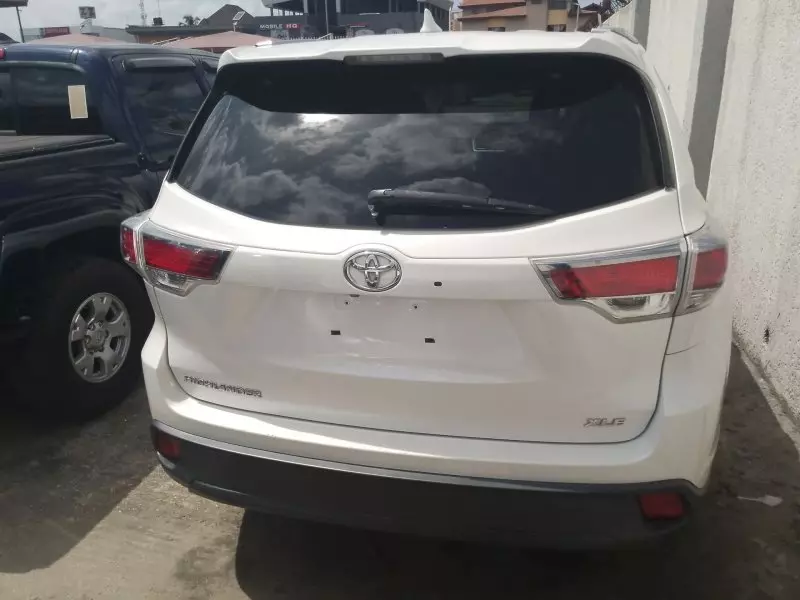 Toyota Highlander   - 2015