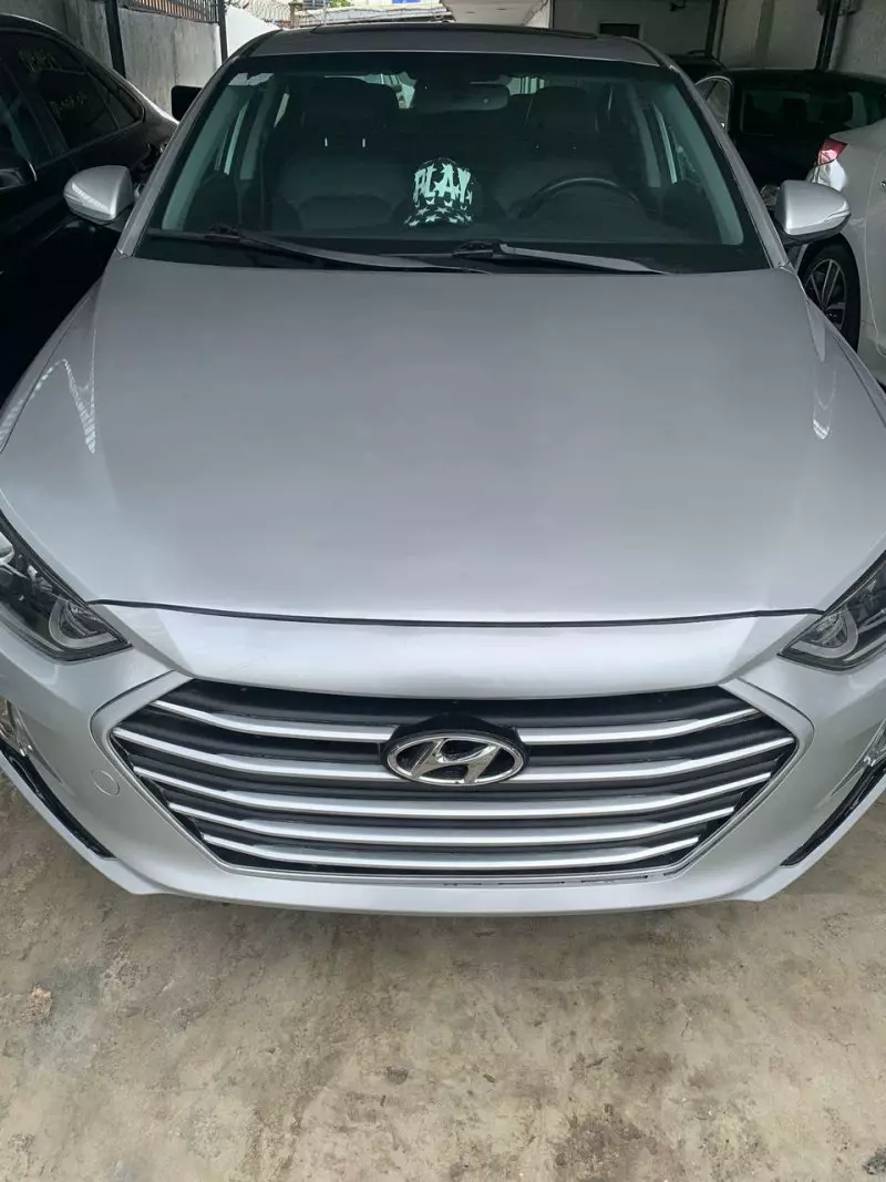 Hyundai Elantra   - 2018