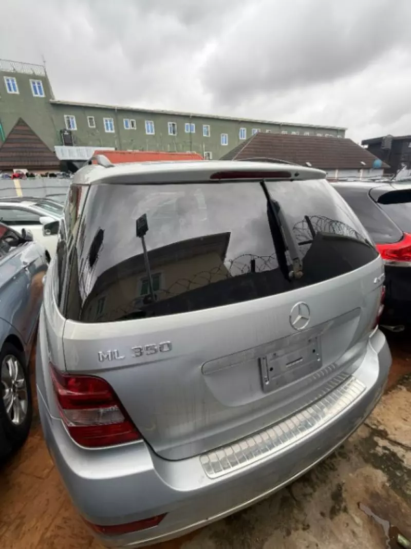 Mercedes-Benz ML 350   - 2011