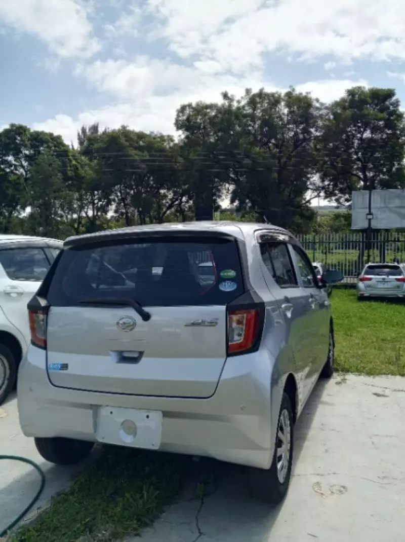 Daihatsu Mira    - 2017