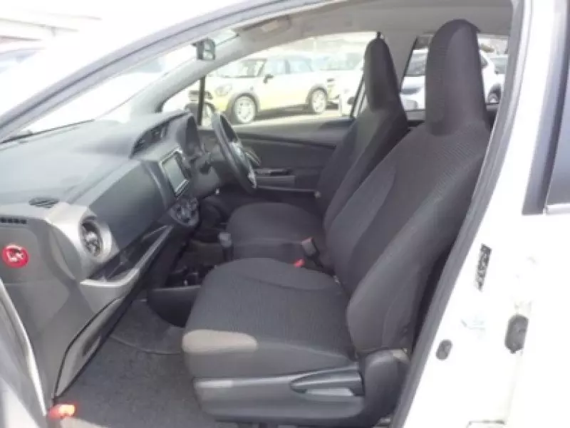 Toyota Vitz   - 2018