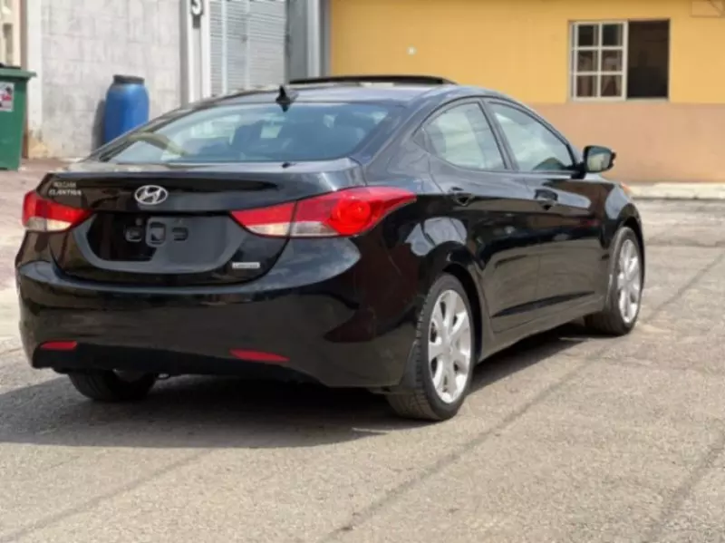 Hyundai Elantra   - 2014