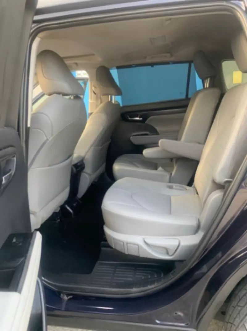 Toyota Highlander   - 2020