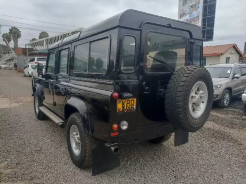 Land Rover Defender   - 2011